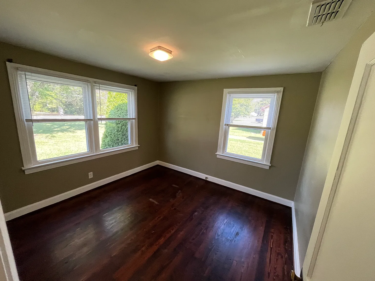 2 bed, 850 sqft, $1,695 — Photo 4