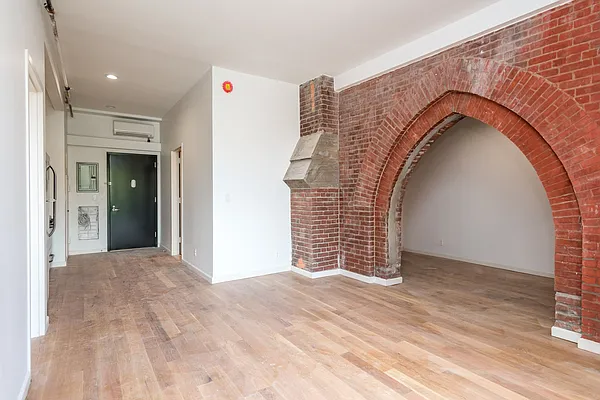 Rented by Nooklyn NYC LLC | media 34