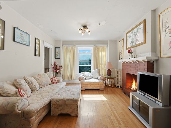 5th image of 6311 N Lakewood Ave