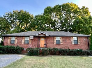212 Ewing Dr, Nashville, TN 37207