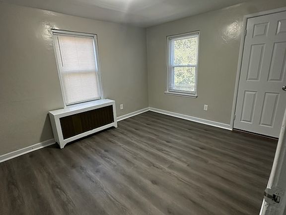 5th image of 1094 S Common Rd