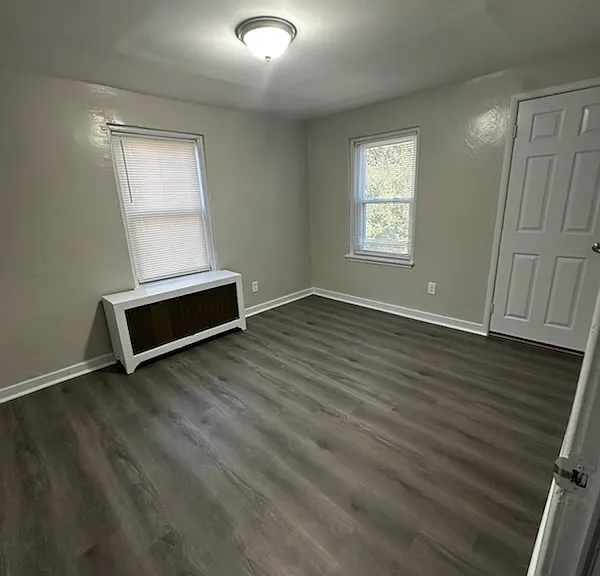 1094 S Common Rd — Photo 5