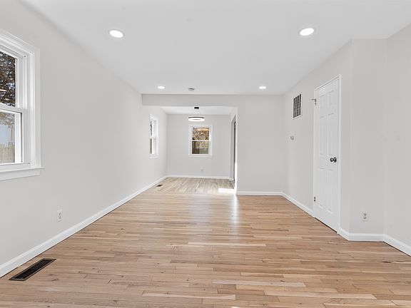 2nd image of 29 McGrath Ct