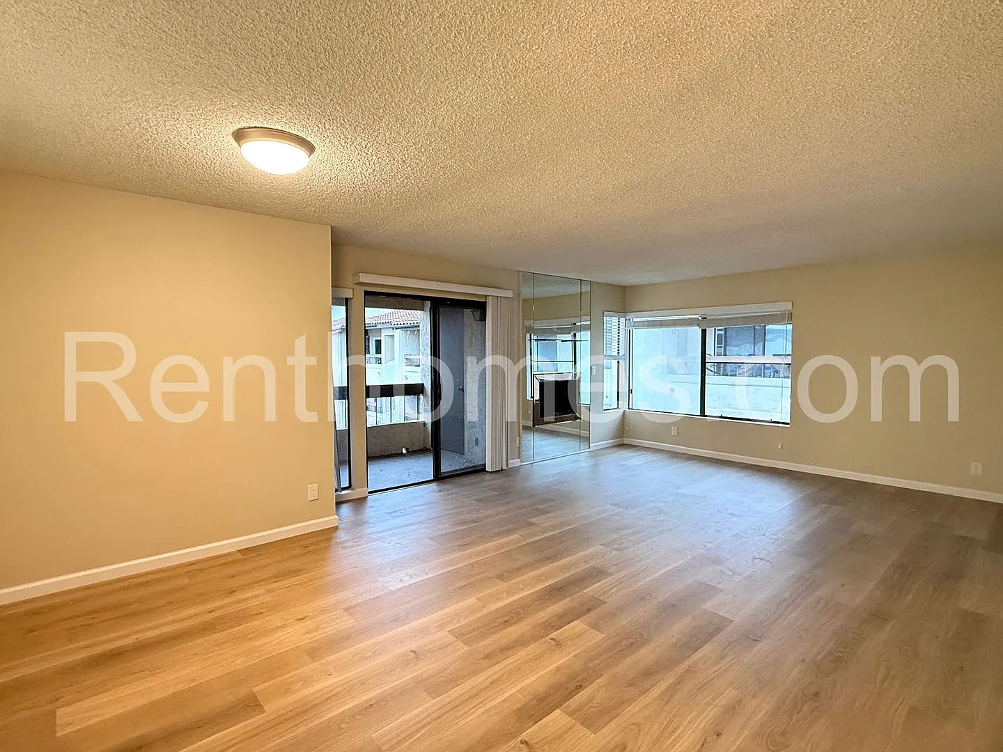 Mission Valley, 6747 Friars Road #132, All Appliances, AC, Fireplace, Community Pool, Spa and Fit... — Photo 3