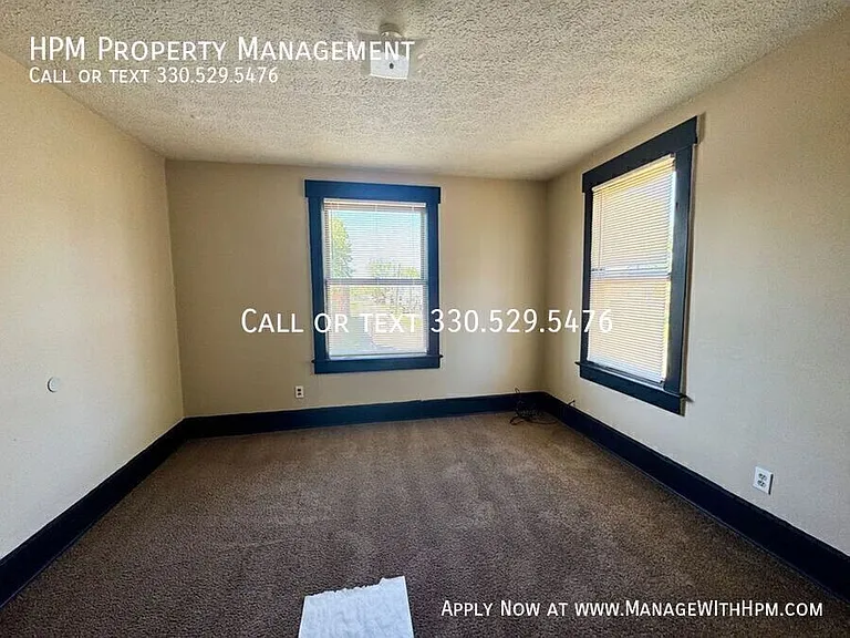 1538 Woodland Ave NW — Photo 9