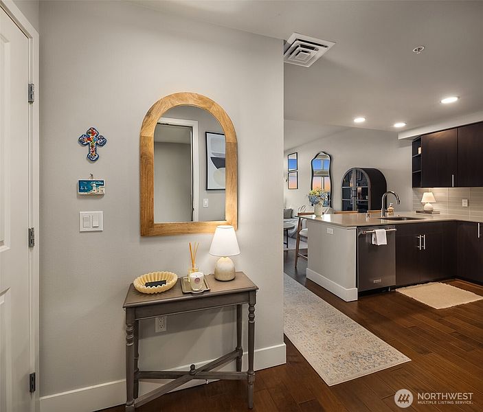 4th image of 50 Pine Street #509