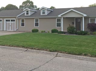 601 W Pine St, Jerseyville, IL 62052
