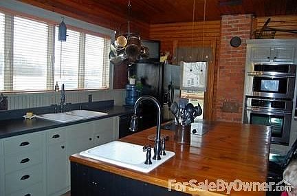 Kitchen
						:
						Island Seats 4