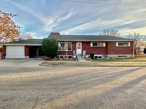 1870 E Hillcrest Ave Photo 1
