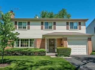 165 Riverside Dr, Northfield, IL 60093