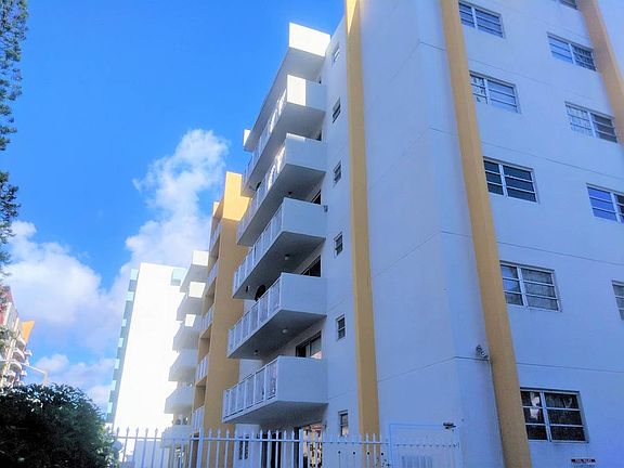 2nd image of 435 NE 23rd St APT 407