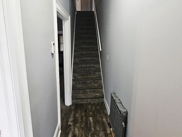 1629 Vine St — Photo 5