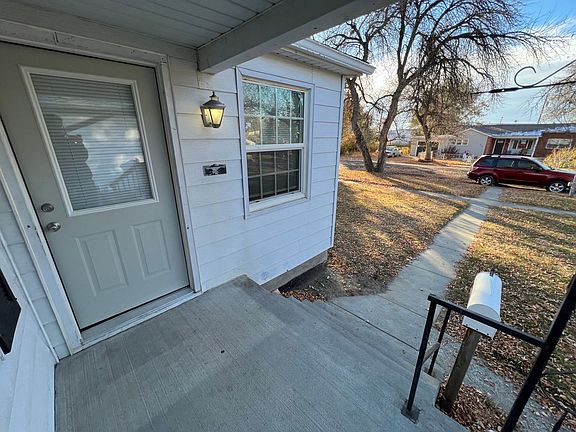 3rd image of 214 E Jackson Ave