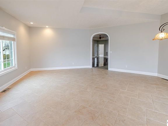 2nd image of 413 Cabernet Dr
