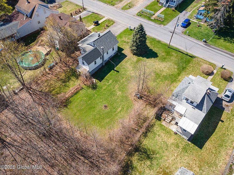 5th image of 46 N Amherst Avenue
