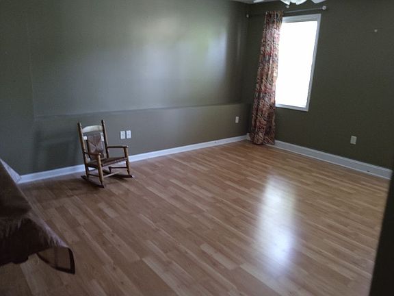 4th image of 153 McClure Way