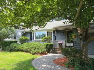 24 Rockingham Pl, Glen Rock, NJ 07452