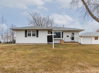 201 Cedar St, Fountain, MN 55935