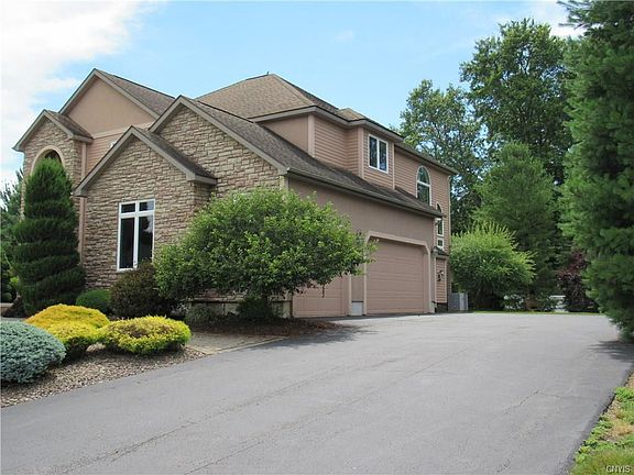 2nd image of 8823 Waterview Cir