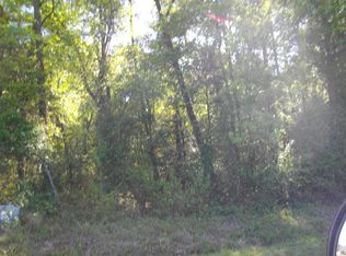 104 Pointe Dr, La Grange, NC 28551