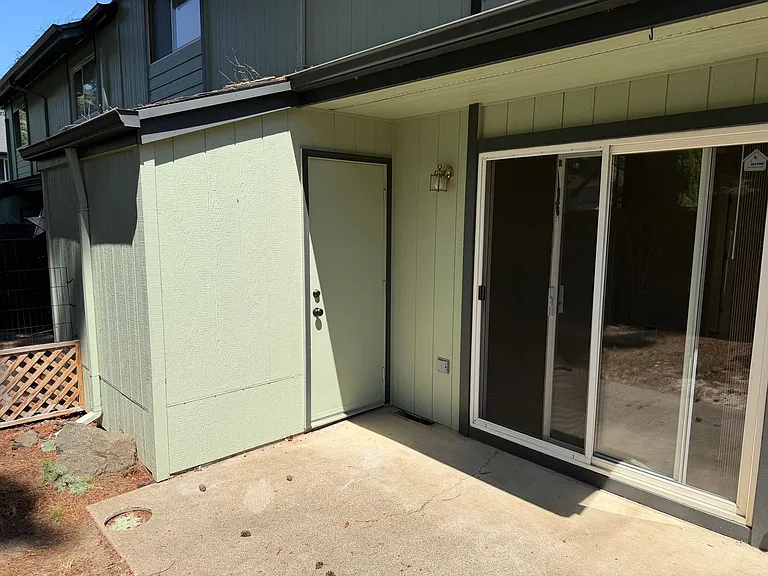 1638 Fetters Loop — Photo 8