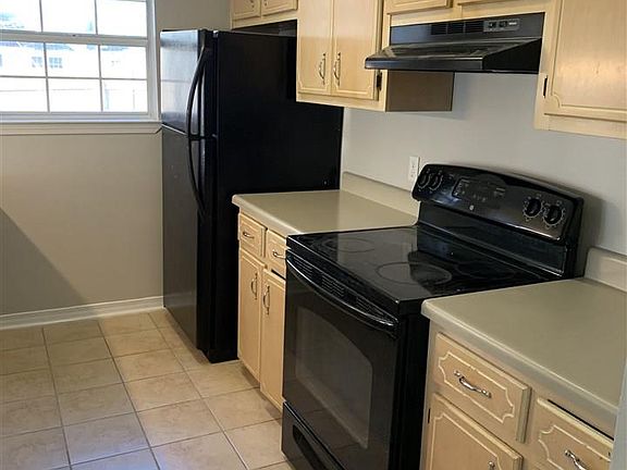 5th image of 2946 Meredith Dr