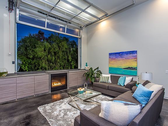 5th image of 615 6th Ave Townhome 3