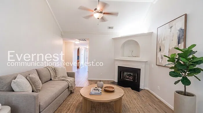 2 bed, 2.0 bath, 1304 sqft, $1,495 — Photo 2