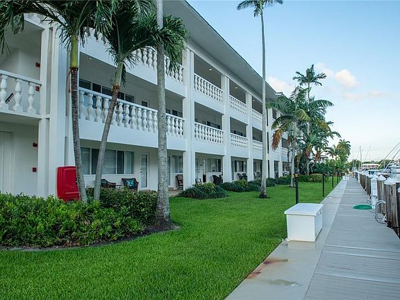 3rd image of 2881 NE 32nd Street #320