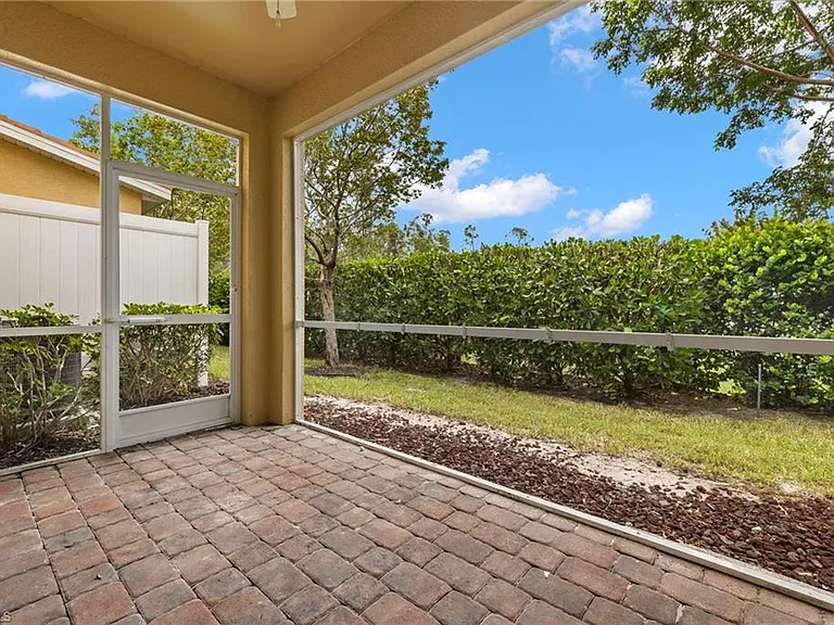 10818 Alvara Way — Photo 22