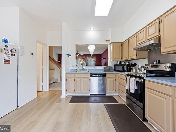5th image of 103 Toll House Ct