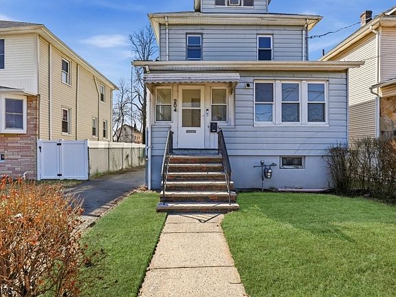 4th image of 204 Pine St