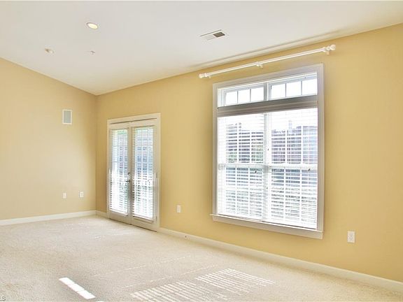 2nd image of 104-302 Sunset Cir