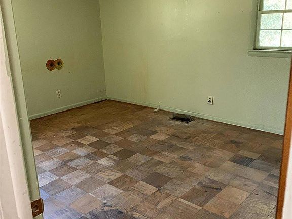 4th image of 322 Leah Miller Dr