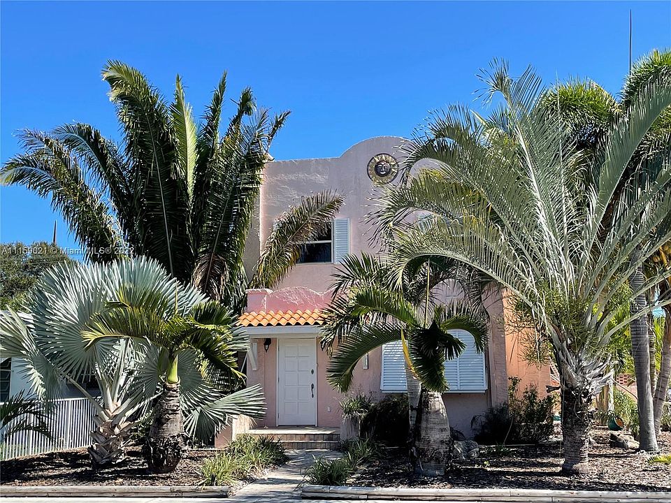 1st image of 902 N Palmway