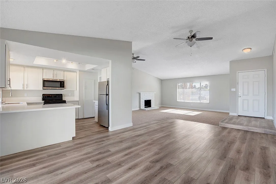 3 bed, 2.0 bath, 1536 sqft, $2,099 — Photo 4