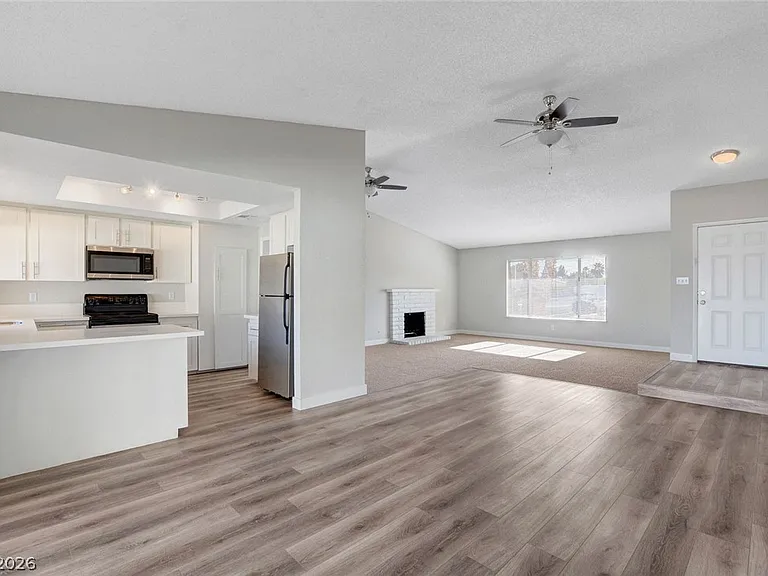 1784 Crest Ave — Photo 4