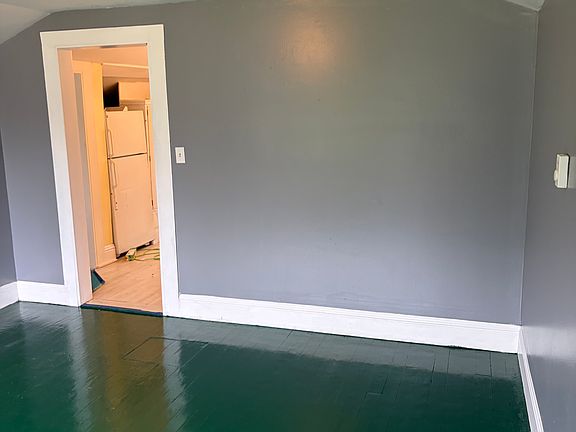3rd image of 4218 Maple St #2