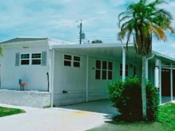 154 4th St, Nokomis, FL 34275