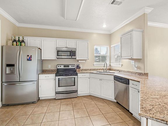 4th image of 156 James Dr