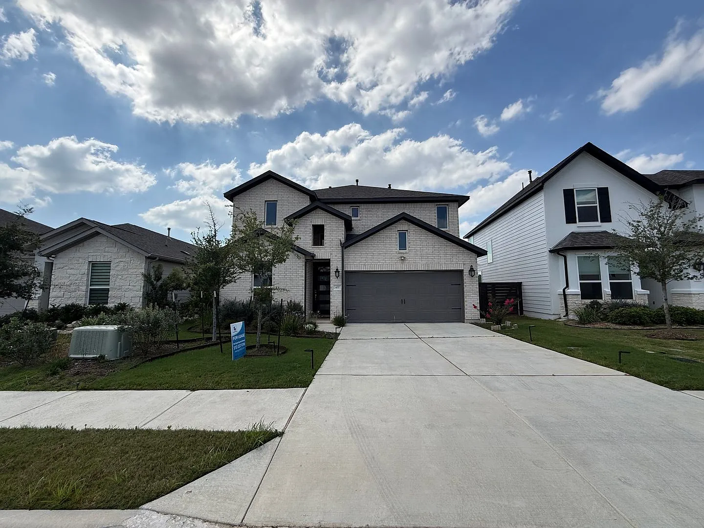 Wonderful 5 bedroom 4 bath home with Office + Media Room — Photo 1