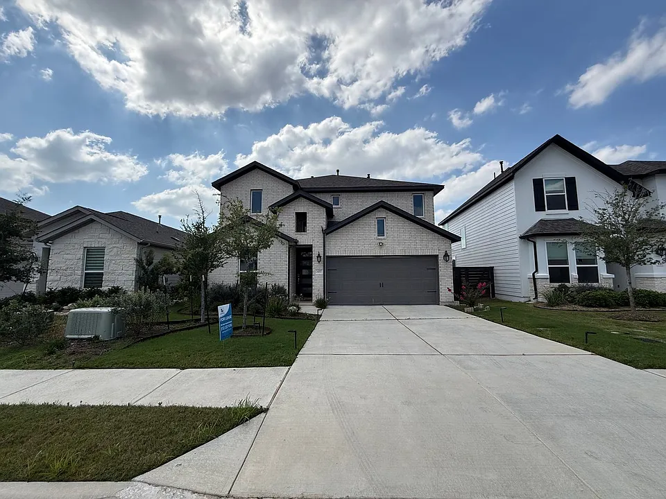 437 Leeward Pass