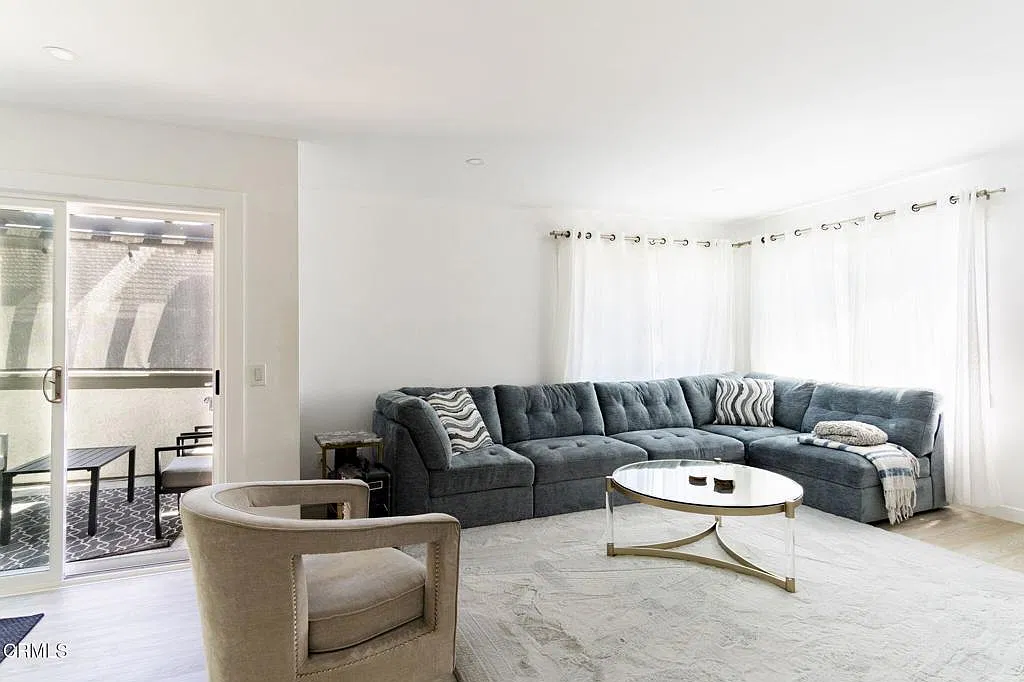 2 bed, 2.0 bath, 868 sqft, $4,600 — Photo 1