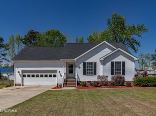 712 Western Wayne Dr, Pikeville, NC 27863