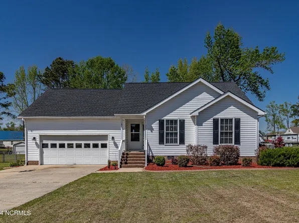 712 Western Wayne Drive, Pikeville, NC 27863