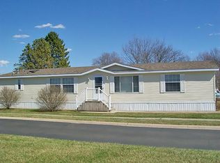 93 Carmell St, Belleville, MI 48111