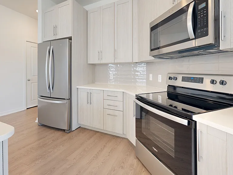 Essex Luxe Apartments — Photo 127