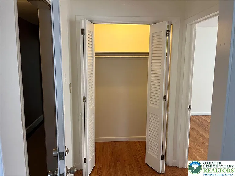132 E Broad St #1 — Photo 8