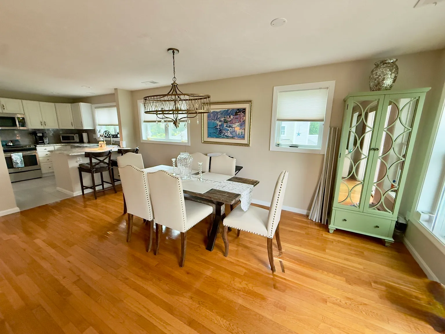 2 bed, 2.5 bath, 1420 sqft, $4,000 — Photo 4