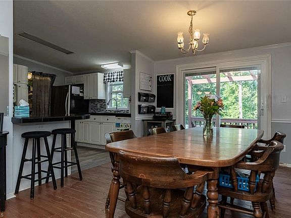 4th image of 1125 Fox Hills Rd
